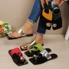 Nuevas Chanclas de Gama Alta con Tira para el Dedo del Pie Diseño de Nicho Pantuflas de Moda para Mujer Uso en Exteriores Ligeras Casuales de Playa Talla Grande Sandalias