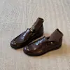 Mocassins femininos retrô de couro com solas grossas, estilo slip-on, estilo britânico, saltos grossos, sapatinhos de couro