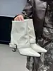 Primeiro Encontro Estação Estilo Deserto Fivela de Cinto Retrô Botas para Barra da Calça Femininas 2026 Novo Estilo Bico Fino Botas Curtas de Temperamento Botas de Couro Macio