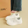 Sola grossa mola outono e primavera sapatos casuais plataforma novo estilo sapatos de skate mulheres estudantes 2026 aumento de altura respirável sapatos brancos estilo coreano moda versátil