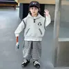 Conjunto de Primavera para Niños: Conjunto de Sudadera con Capucha y Chaleco para Niños, Conjunto de Tres Piezas Estilo Coreano para Niños Pequeños, Ropa Nueva para Bebés 2026