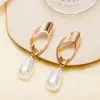 Pendientes de Perla Barroca Tohm Simples y de Alta Gama, Estilo Minimalista Europeo y Americano, Pendientes Ligeros de Lujo para Mujer, Hipoalergénicos