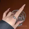 Anillo Abierto Retro de Circonita Esmeralda para Mujer, Anillo de Temperamento de Gama Alta de Nicho, Anillo Personalizado de Lujo Ligero para Dedo Índice