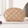 Nuevo Producto 2026 Bolsa Cosmética de PU Grabada para Mujeres, Bolsa de Almacenamiento Multifuncional Portátil para Viaje, Bolsa de Tocador Ins Moda Retro