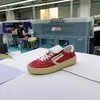 Zapatos de Entrenamiento de Malla con Velcro Guangzhou para Mujer, Alternativa Popular a Modelos de Marcas Grandes, Tenis Casuales Multicolores, Venta al por Mayor a partir de 2 Pares