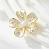 Design Original Luxo Acessível Elegante Broche de Flor Estéreo Liga de Cobre Galvanoplastia de Ouro Real Broche de Zircônia com Gotejamento de Óleo Broche