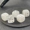 El Juego de Mesa Artesanal más Vendido de Amazon, Personalizado y Creativo, Cubos de Dados de Cristal Cuadrados de 15 mm Tallados con Puntos