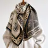 Chal Jacquard Paisley Retro Otoño Invierno Cachemira Sintética para Mujer Ropa Exterior Gruesa Cálida Bufanda con Borlas