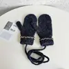 Luvas de Tricô Coloridas Estilo Vintage em Mistura de Lã para Mulheres, Luvas de Inverno Quentes para Ciclismo com Cordão para Pendurar no Pescoço, à Prova de Frio