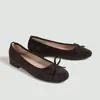Zapatos de piso planos de boca poco profunda de comercio exterior europeo y americano al por mayor para mujer 2026 Nuevo Otoño Punta Redonda Mary Janes con Falda