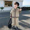 Conjunto de Tres Piezas de Punto Rayado para Niños Primavera y Otoño, Atuendo Elegante y Moderno Estilo Coreano para Niños, Ropa de Moda para Niños Pequeños