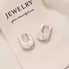 Pendientes Geométricos Trenzados en Forma de U de Lujo Ligero Europeo y Americano, Pendientes Versátiles para Mujer, Pendientes Elegantes al por Mayor