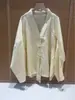 Chaqueta cárdigan ligera de cinta plisada con textura retro artística de tres botones para mujer, camisa holgada tipo murciélago, cárdigan de ramio
