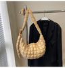 Bolsa de Mão Versátil da Moda Outono e Inverno Bolsa Plissada Formato Bolinho Grande Capacidade Bolsa de Ombro/Axila para Mulheres