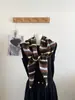 Bufanda Triángulo de Punto Rayada Colorida de Moda Chal para Mujer Otoño Invierno Nuevo Estilo Coreano Moda Versátil Bufanda Cálida para Proteger el Cuello