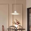 Lámpara de araña minimalista con forma de sombrero de pescador italiano para restaurante, diseño creativo, para bar, comedor, estilo silencioso, color crema y simple.