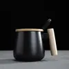 Canecas de cerâmica com cabo de madeira, par simples de canecas de café com tampas e colheres, atacado do fabricante, logotipo personalizado