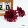 Flor de Dalia Simulada Guirnalda de Crisantemo de Seda Decoración de Arco de Dintel Accesorios Pasador Tocado Estilo Étnico Caja de Flores