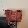 Bolso Tote Acolchado con Estampado de Letras 2025 Otoño e Invierno Nuevo Coreano de Gran Capacidad Bolso de Hombro Elegante para Mujer
