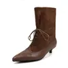 Botines cortos de estilo británico, a la moda y sencillos, con cordones, de 3,5 cm, nuevo modelo otoño e invierno 2026, punta fina, tacón de aguja, botines de moda sin cordones