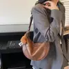 Bolsa Retro em Formato de Chifre para Mulheres 2026 Nova Tendência Moda Estilo Coreano Bolsa Tote Casual Grande Capacidade Ombro Único Transversal Bolsa Grande