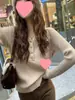 Camiseta base de cuello para mujer estilo inspirado en Chanel, nuevo suéter de punto estilo francés, top de manga larga de primavera, blanco para usar como prenda exterior