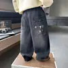 Jeans para Niños Estilo Nuevo Primavera y Otoño para Niños Pequeños y Medianos Pantalones Casuales con Estampado de Letras Pantalones Largos Versátiles para Niños Pantalones de Moda