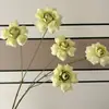 Flores de rosa artificiales de nuevo estilo, tipo flip-flap con borde rizado, para decoración de habitaciones de boda, arreglos de lugares de boda, paisajismo de centros comerciales y decoraciones de escaparates
