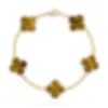 Pulsera de Acero de Titanio con Trébol de Cuatro Hojas de Nácar por Ambos Lados para Mujer para Usar en la Ducha y Asistencia Diaria Joyería de Mano de Trébol Dulce