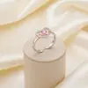 Anillo de Corazón de Diamante Brillante, Anillo de Diseño Único de Lujo Ligero, Sensación Elegante y de Alta Gama, Joyería de Nicho para Mujer, Forma de Corazón