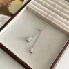 Colar com Pingente Minimalista Gota d'Água Estilo Coreano com Fecho Ajustável para Mulheres, Luxo Leve, Sensação de Alta Qualidade, Acessório de Corrente Longa para Pescoço, Corrente para Suéter