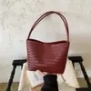 2026 Nueva Moda Tendencia Bolso Tejido Simple de Uso Diario Nicho Bajo el Brazo Gran Capacidad Hombro Único Bolso para Madre e Hijo