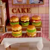 Hamburguesa de Dibujos Animados de Tamaño Grande Transfronteriza Miniatura de Resina Juguete de Comida Figura Linda Muñeca Decoración de Cocina Pegamento de Crema Accesorios DIY