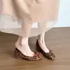 Zapatos planos de estilo francés con lazo para mujer, nuevo modelo de verano 2026, punta cuadrada, tacón grueso, adecuados para combinar con faldas, zapatos para ir al trabajo, zapatos de talla grande para mujer