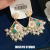 ¡Cadena de Cuentas Flor de Arroyo! Pendientes Redondos de Flor de Gota de Agua y Perla Estilo Pintura al Óleo Retro Pendientes de Lujo Ligero Sensación de Alta Gama Accesorios de Pendientes para Mujer