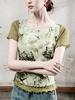 Camiseta Feminina com Estampa Floral e Renda Mesclada, Manga Curta, Nova Coleção Verão 2025, Design Falso de Duas Peças, Top Estilo Feminino