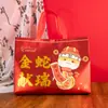 Bolsa de Regalo de Año Nuevo 2025 Bolsa del Día de Año Nuevo Tela No Tejida Roja Temática de Serpiente Bolsa Tote para Regalo