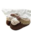 Chinelos Fechados de Algodão Estilo Birkenstock com Gatinhos Fofos para Mulheres, Lançamento Outono/Inverno 2026 Meias-Pantufas Peludas com Solado Grosso