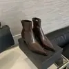 Botas justas, sapatos de luxo leve para mulheres, novo modelo 2026, botinhas de salto alto versáteis para combinar com calças pantalona