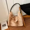 Bolso Cruzado de Peluche de un Solo Hombro para Mujer 2026 Otoño/Invierno Nuevo Estilo Moda Versátil Gran Capacidad para Viajes Cotidianos Estilo Coreano Bolso Simple Tipo Empanada