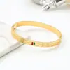 Marca g de Venda Quente Transfronteiriça Europeia e Americana Padrão Sombrio Fivela Bicolor Gotejamento de Tinta Pulseira de Aço Titânio Moda Estilo Coreano para Casal em Estoque