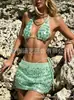 Biquíni de Crochê Feito à Mão com Lantejoulas Três Peças, Estilo Europeu e Americano, com Top Halter de Bojo Triângulo, Saia Curta Vazada, Roupa de Praia