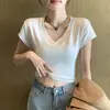 Nueva camiseta de moda de verano de manga corta con cuello en V ajustada para mujer, versátil, entallada a la cintura, adelgazante, tacto de alta gama, top de estilo nicho