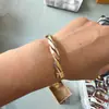 Pulsera de latón de Nepal, cobre tricolor, talla única, accesorios de joyería neutros, 14 cm de largo, ajuste libre