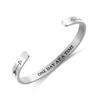 Pulsera de letras en inglés Joker de 6 m, suministro directo de fabricantes, pulsera de acero de titanio plana, personalizable al por mayor.