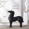 Ornamento de Cavalo de Guerra Cerâmico Minimalista Nórdico Preto e Branco para Sala de Estar, Sala de Jantar, Hall de Entrada, Bar de Vinhos, Hall de Entrada, Armário Divisório, Decoração de Designer