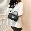 Bolso de mano informal de moda, novedad de verano 2024, bonito y sencillo bolso de hombro para desplazamientos, pequeño y fresco bolso cruzado cuadrado pequeño.