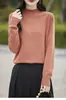 Nuevo modelo primavera 2026 suéter de punto liso de algodón puro con cuello semi-alto, suéter de punto de manga larga para mujer
