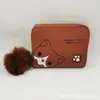 Novo Estilo Bola de Pelo Bolsa Pequena Fofa para Cartões Feminina Estudante Pequena Porta-Moedas Curta Mini Multifuncional com Zíper para Cartões
