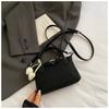 Bolsa de Dumpling Nova de Verão 2025 Tendência da Moda Bolsa de Mão Diagonal Design Simples de Nicho Bolsa de Ombro Casual para Mulheres